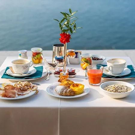 Hotell Florida & 4*
